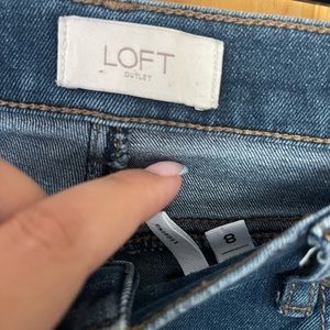 Women’s jean leggings. Size 8 from loft perfect condition. Very comfortable